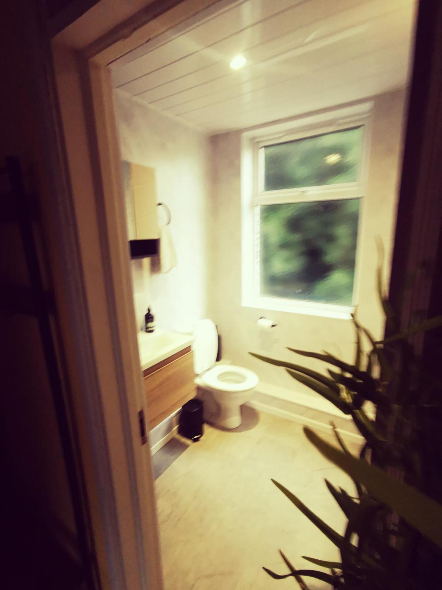 Entire 1 Bed Spacious Apartment, Private Balcony & Study Room Near City Whitehouse  Eksteriør bilde